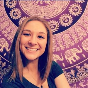 Meet your Posher, Nicole